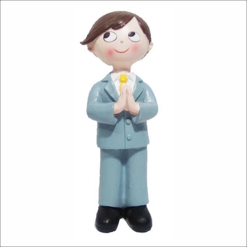 Figura comunión niño traje gris