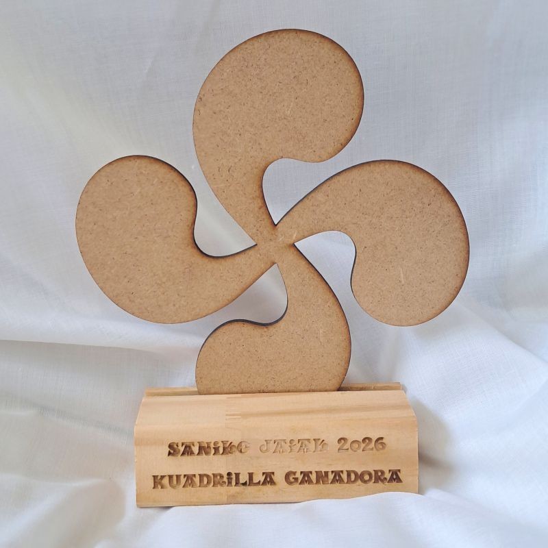 Trofeo madera lauburu