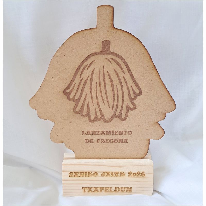 Trofeo concurso de lanzamiento de fregona